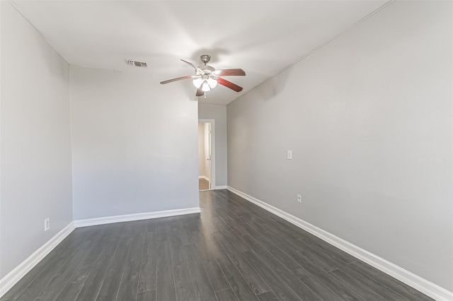 510 S Utah Street, La Porte, TX 77571