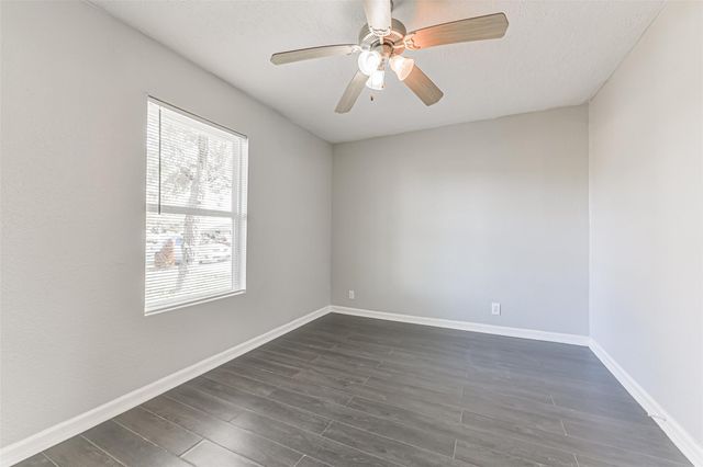 510 S Utah Street, La Porte, TX 77571