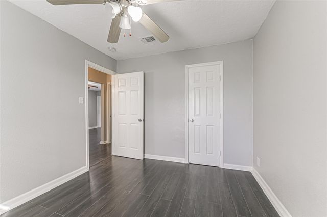 510 S Utah Street, La Porte, TX 77571