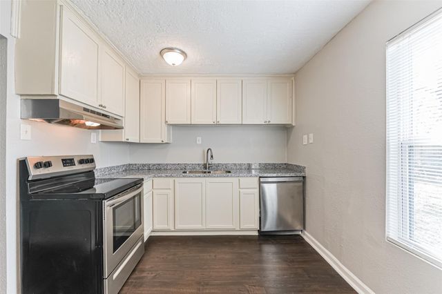 510 S Utah Street, La Porte, TX 77571