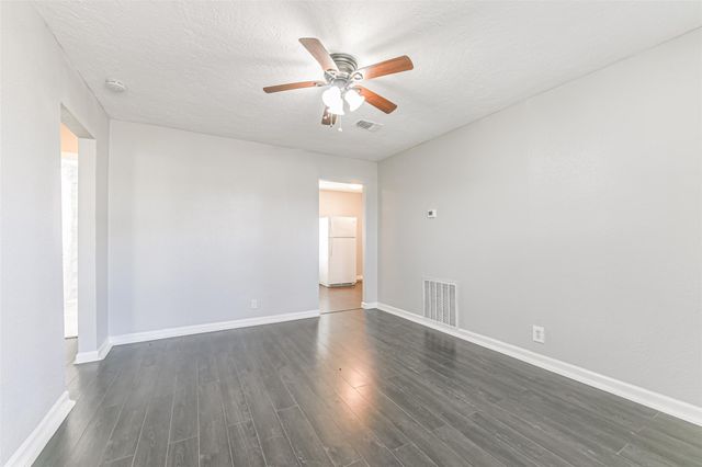 510 S Utah Street, La Porte, TX 77571