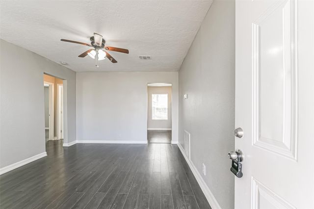 510 S Utah Street, La Porte, TX 77571