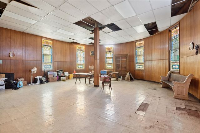 301 Larimer Ave, Lincoln Larimer, PA 15206