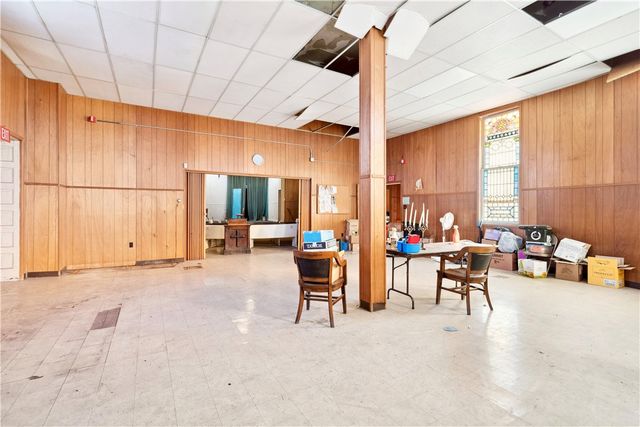 301 Larimer Ave, Lincoln Larimer, PA 15206