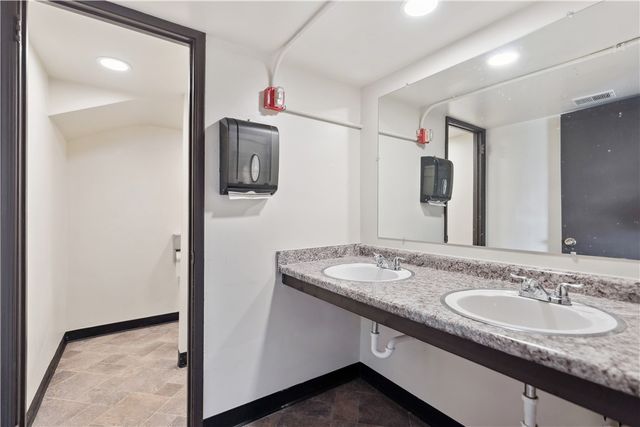 301 Larimer Ave, Lincoln Larimer, PA 15206