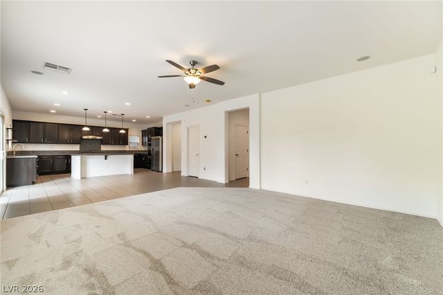 2925 Green Falls Avenue, Henderson, NV 89052