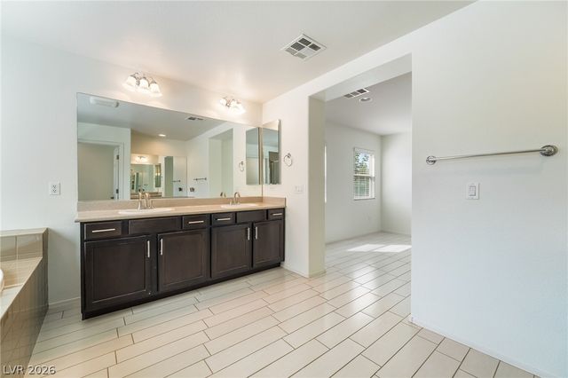 2925 Green Falls Avenue, Henderson, NV 89052