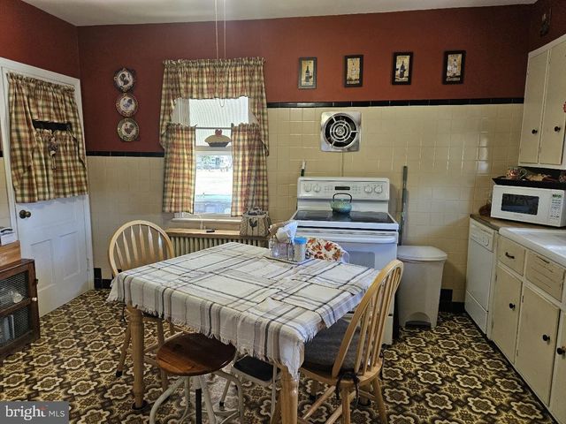 1128 W PARK AVE, Vineland, NJ 08360