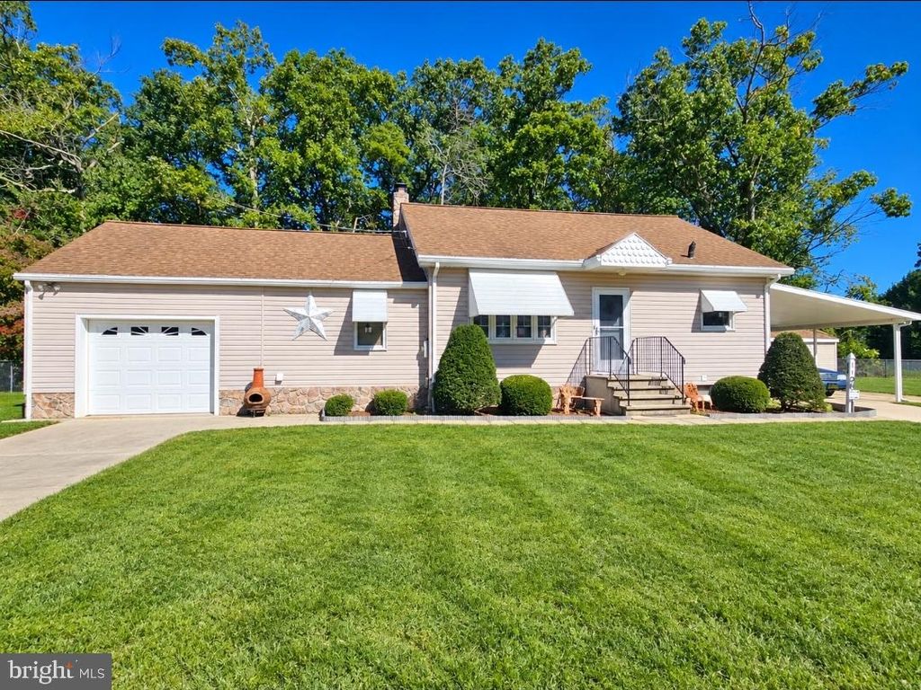 1128 W PARK AVE, VINELAND, NJ 08360 — exterior
