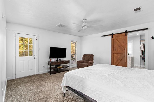 110 Hanover Lane, Panorama Village, TX 77304