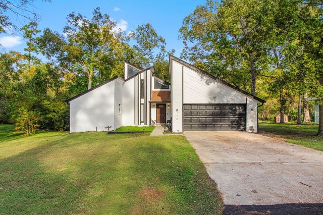 110 Hanover Lane, Panorama Village, TX 77304