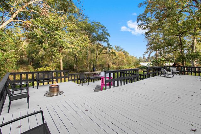 110 Hanover Lane, Panorama Village, TX 77304