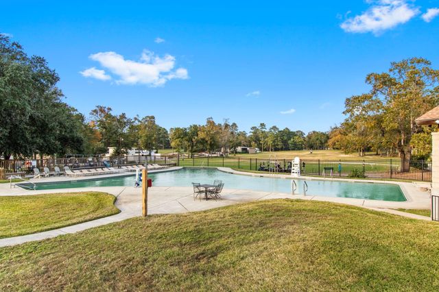 110 Hanover Lane, Panorama Village, TX 77304