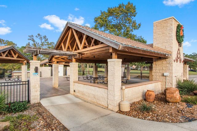 110 Hanover Lane, Panorama Village, TX 77304