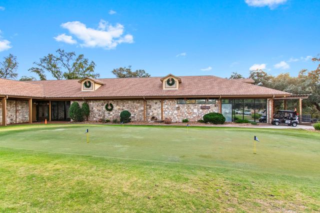 110 Hanover Lane, Panorama Village, TX 77304