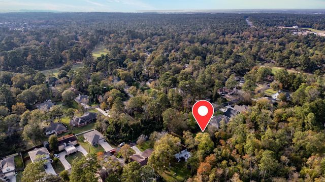 110 Hanover Lane, Panorama Village, TX 77304