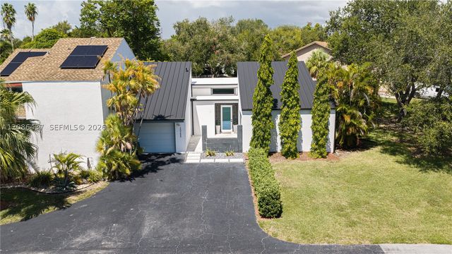 20288 SW 85th Ave, Cutler Bay, FL 33189