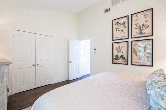 4015 Holland Avenue 106, Dallas, TX 75219