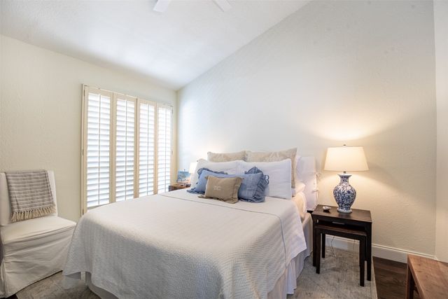 4015 Holland Avenue 106, Dallas, TX 75219