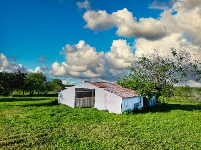 1132 Old Crawford Road, Crawford, TX 76638