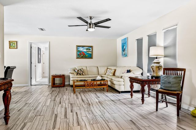 297 Harvey Avenue NE, Palm Bay, FL 32907