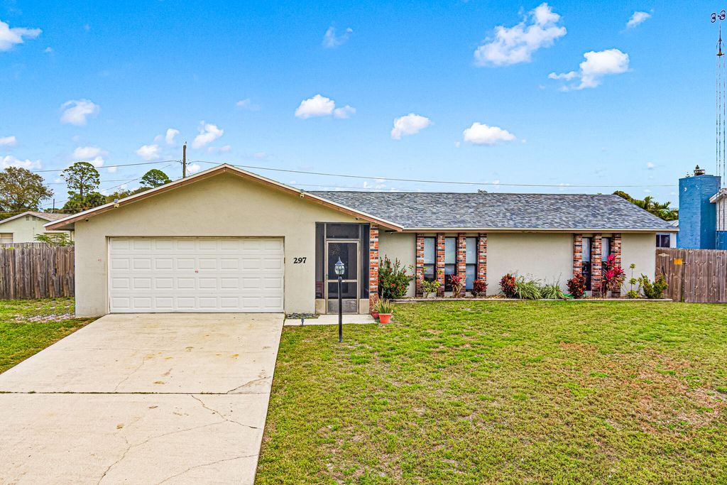 297 Harvey Avenue NE, Palm Bay, FL 32907