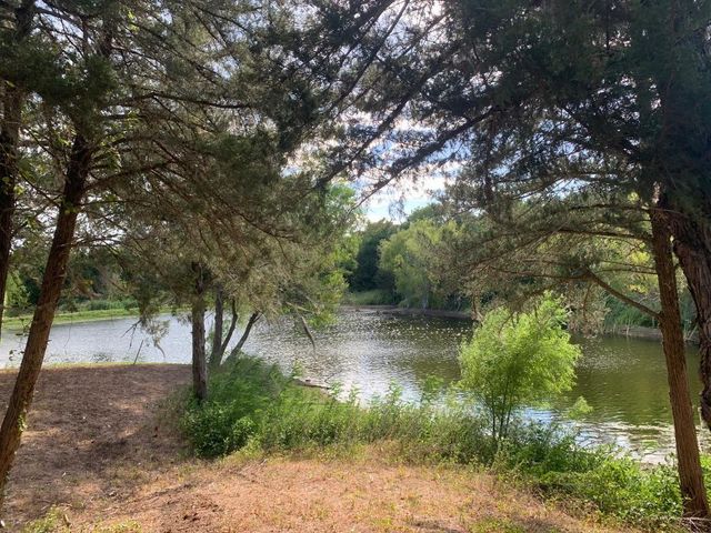 129 Legacy Boulevard, Point Blank, TX 77364