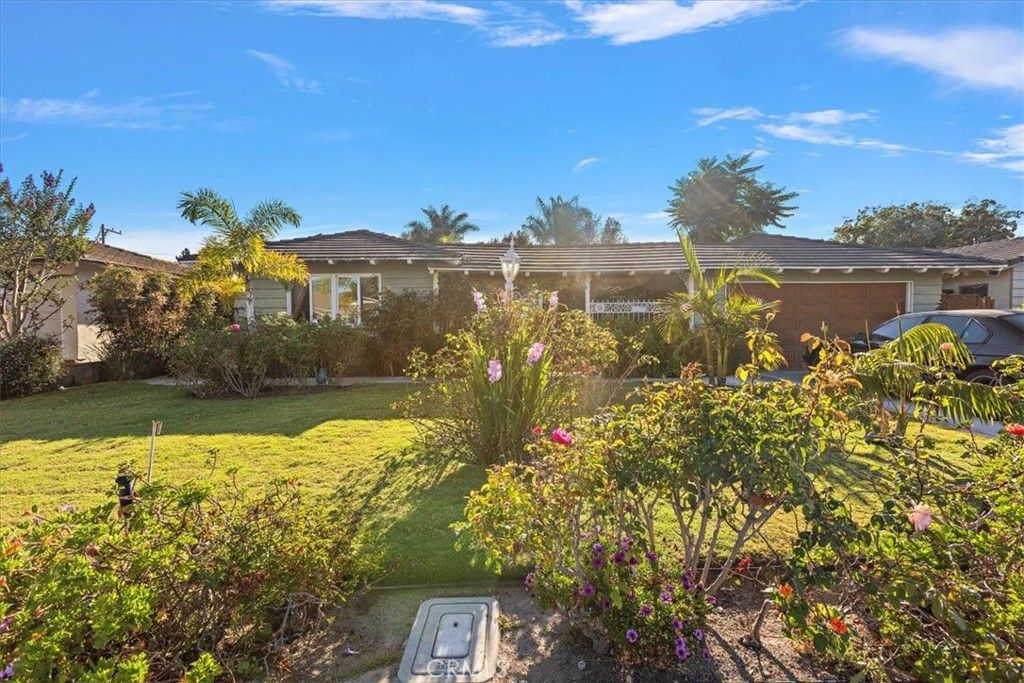 Image 3 of property listing at 12111 Nieta, Garden Grove, CA 92840