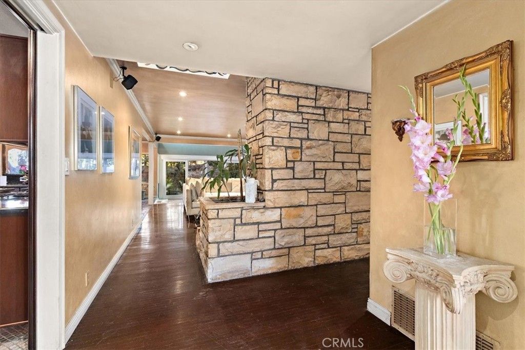 Image 5 of property listing at 12111 Nieta, Garden Grove, CA 92840
