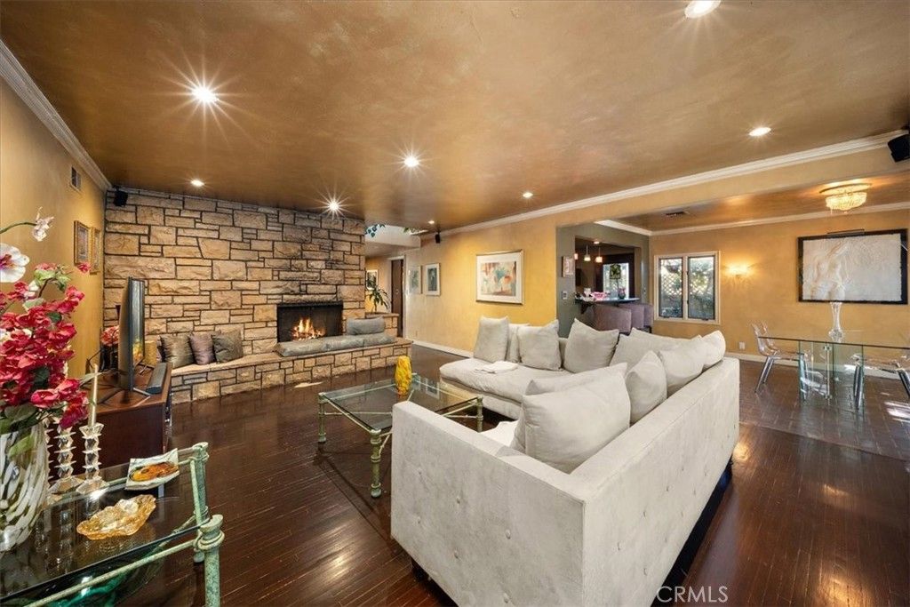 Image 7 of property listing at 12111 Nieta, Garden Grove, CA 92840