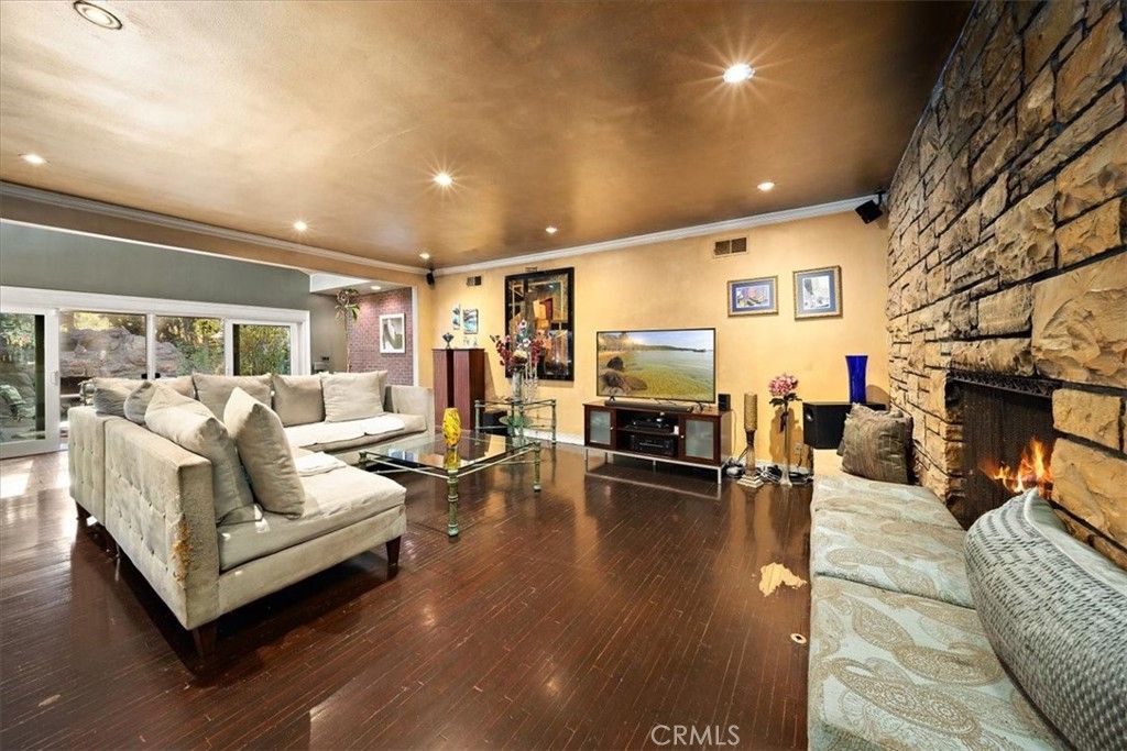 Image 8 of property listing at 12111 Nieta, Garden Grove, CA 92840