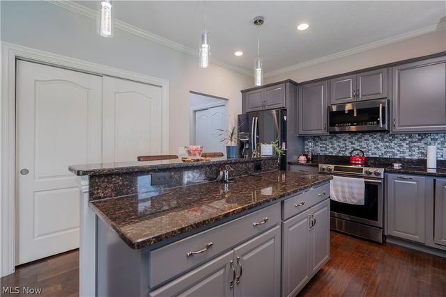 8712 Blue Heron Way, Mentor, OH 44060