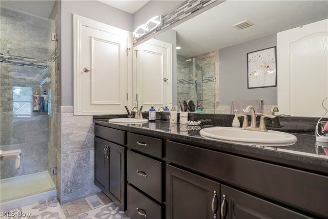 8712 Blue Heron Way, Mentor, OH 44060