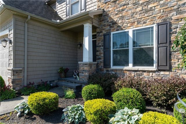 8712 Blue Heron Way, Mentor, OH 44060