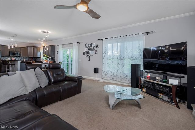 8712 Blue Heron Way, Mentor, OH 44060