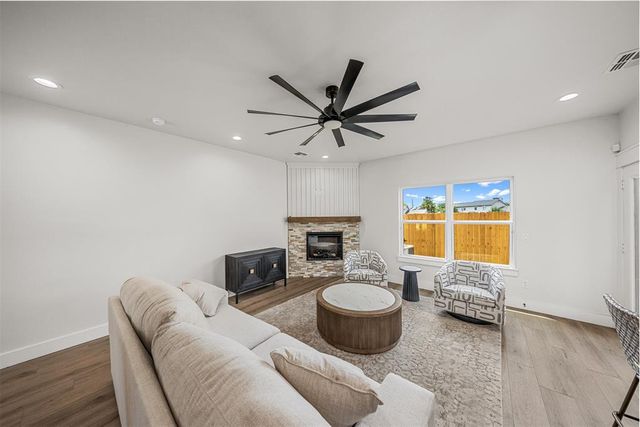 6716 NW Willow Wood Loop, Lawton, OK 73505