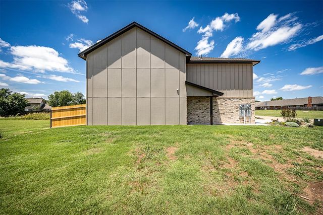 6716 NW Willow Wood Loop, Lawton, OK 73505