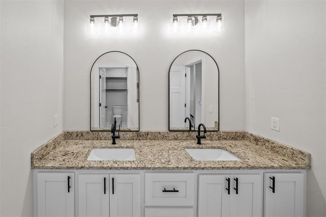 6716 NW Willow Wood Loop, Lawton, OK 73505