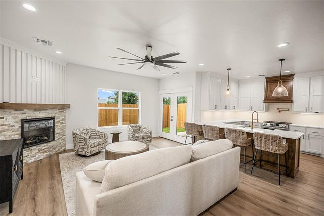 6716 NW Willow Wood Loop, Lawton, OK 73505