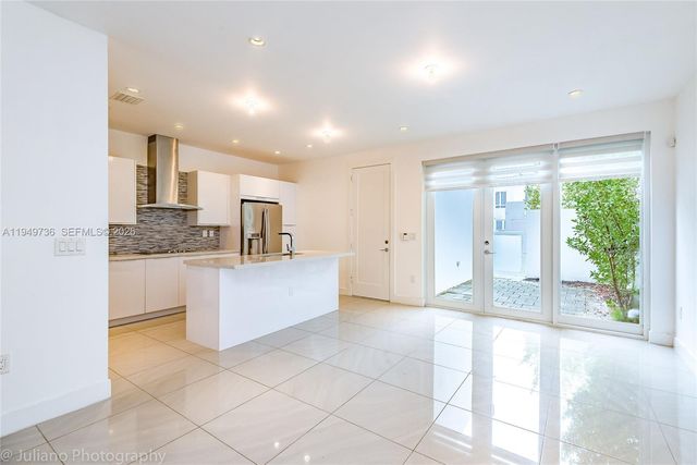 6402 NW 104th Path, Doral, FL 33178