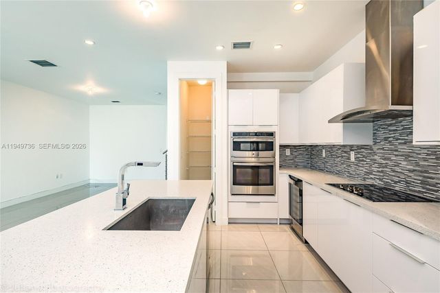 6402 NW 104th Path, Doral, FL 33178