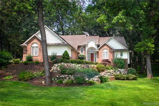 7781 Partridge Hill Drive, Brighton, MI 48116