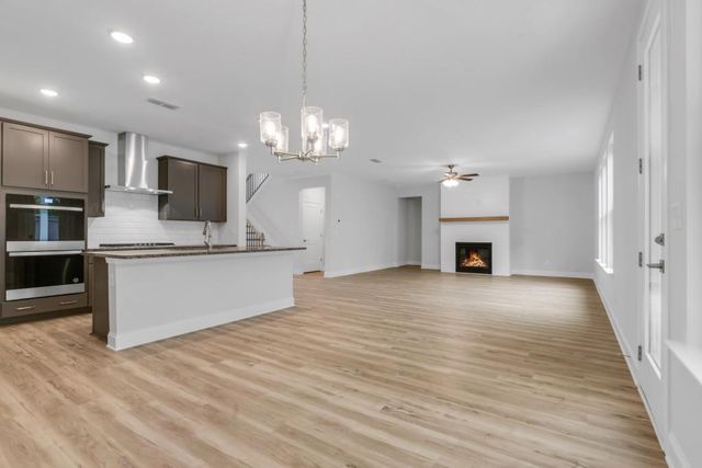 411 Red Wood Lane, Hoschton, GA 30548