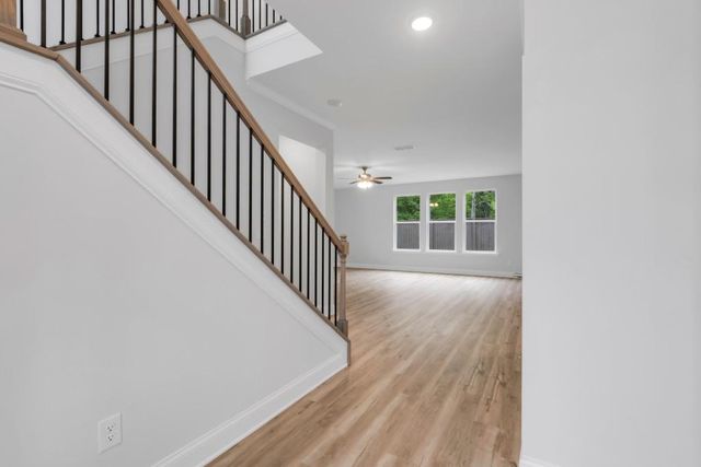 411 Red Wood Lane, Hoschton, GA 30548