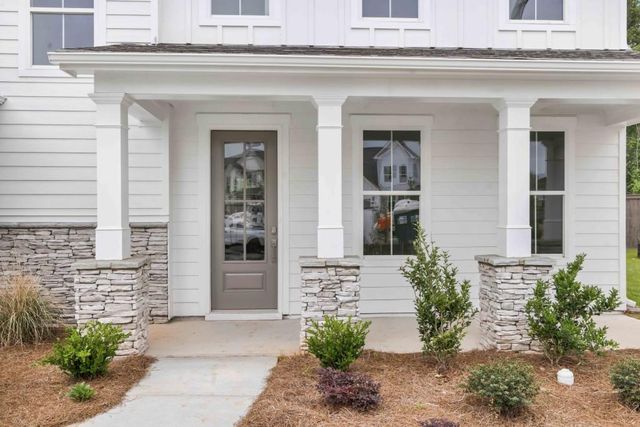 411 Red Wood Lane, Hoschton, GA 30548