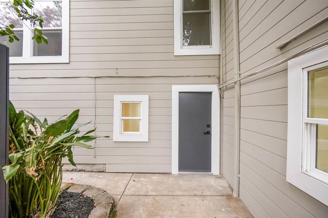1812 Woolsey St, Berkeley, CA 94703