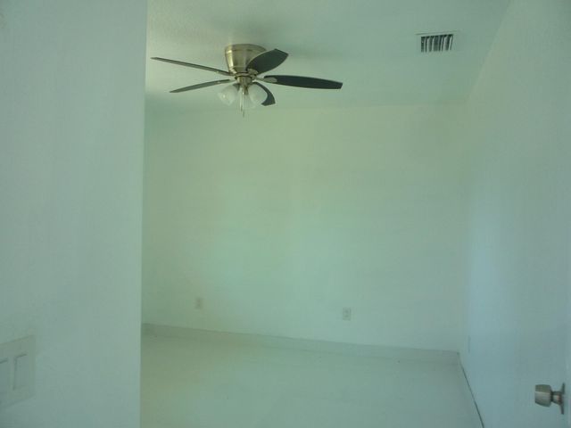 2162 NW 28th Street, Oakland Park, FL 33311