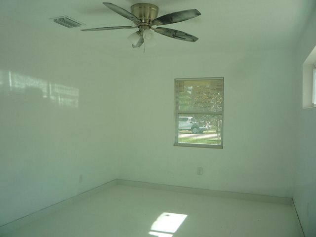 2162 NW 28th Street, Oakland Park, FL 33311