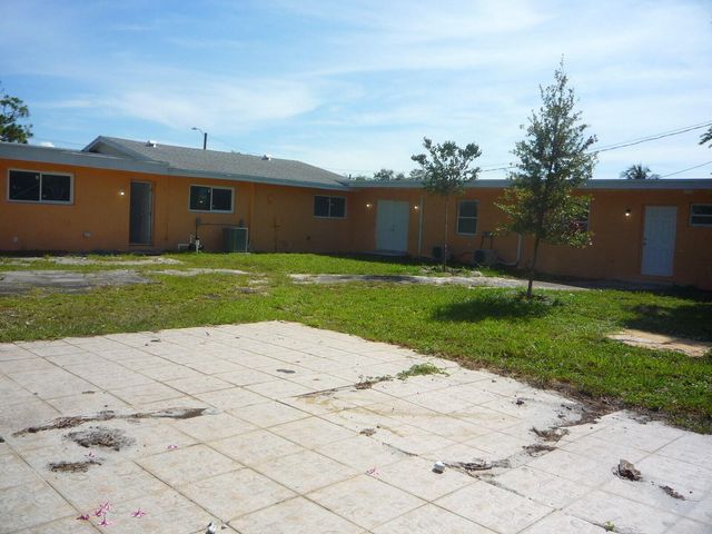 2162 NW 28th Street, Oakland Park, FL 33311