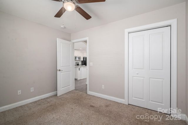 1942 11th Avenue NE, Hickory, NC 28601